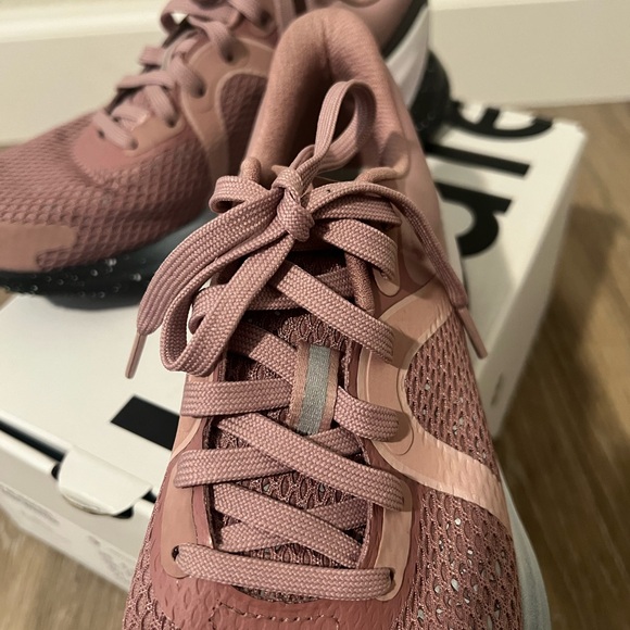 Lululemon Blissfeel running shoes Women's sz 6.5 - Picture 7 of 9